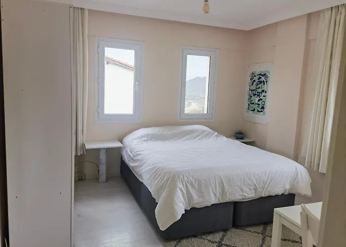 Πανσιόν Guezelbahce Yemek Atoelyesi *