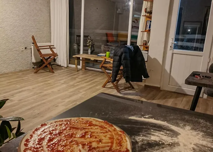 Guezelbahce Yemek Atoelyesi Pensiune İzmir