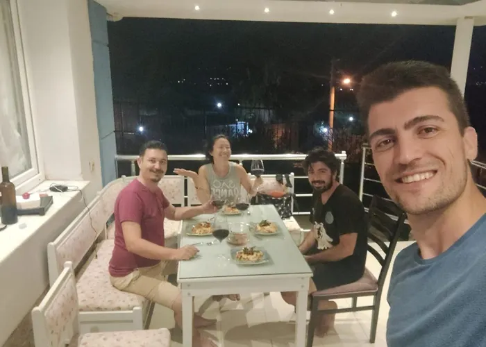 Guezelbahce Yemek Atoelyesi Gæstehus *