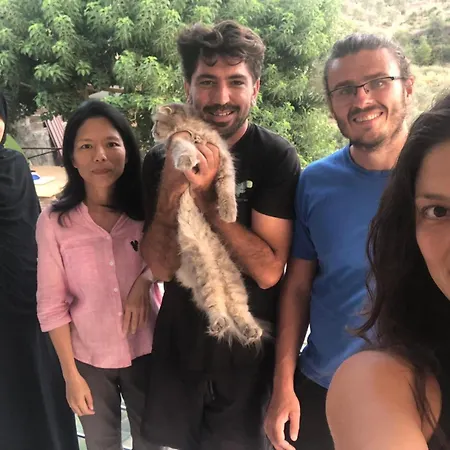 Guezelbahce Yemek Atoelyesi בית הארחה